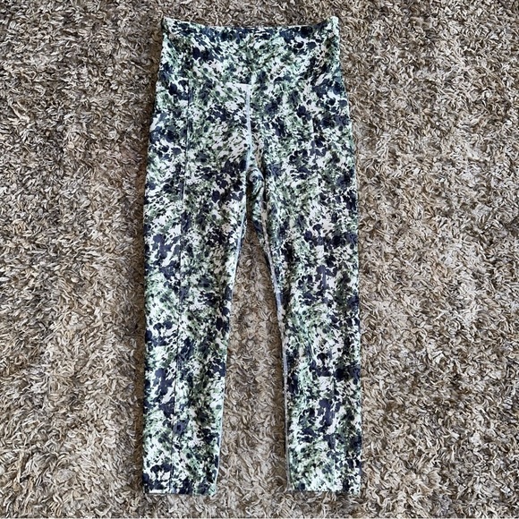 The Balance Collection Women’s sz Small Green/Blue/White Activewear Capris 21" - Picture 1 of 7